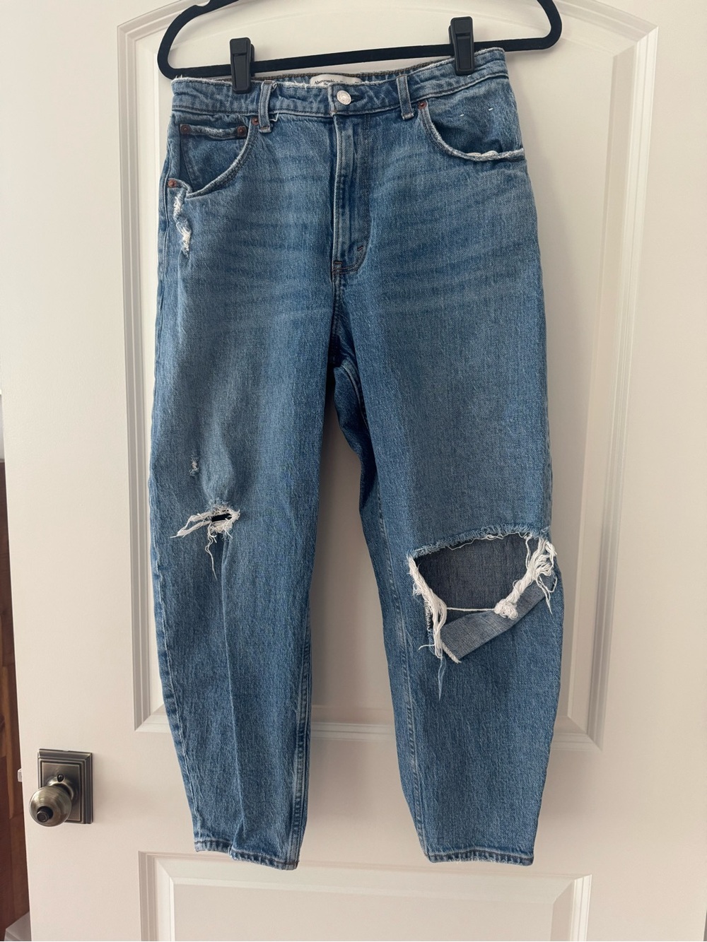 Abercrombie and Fitch 80s mom high rise denim. Size 29